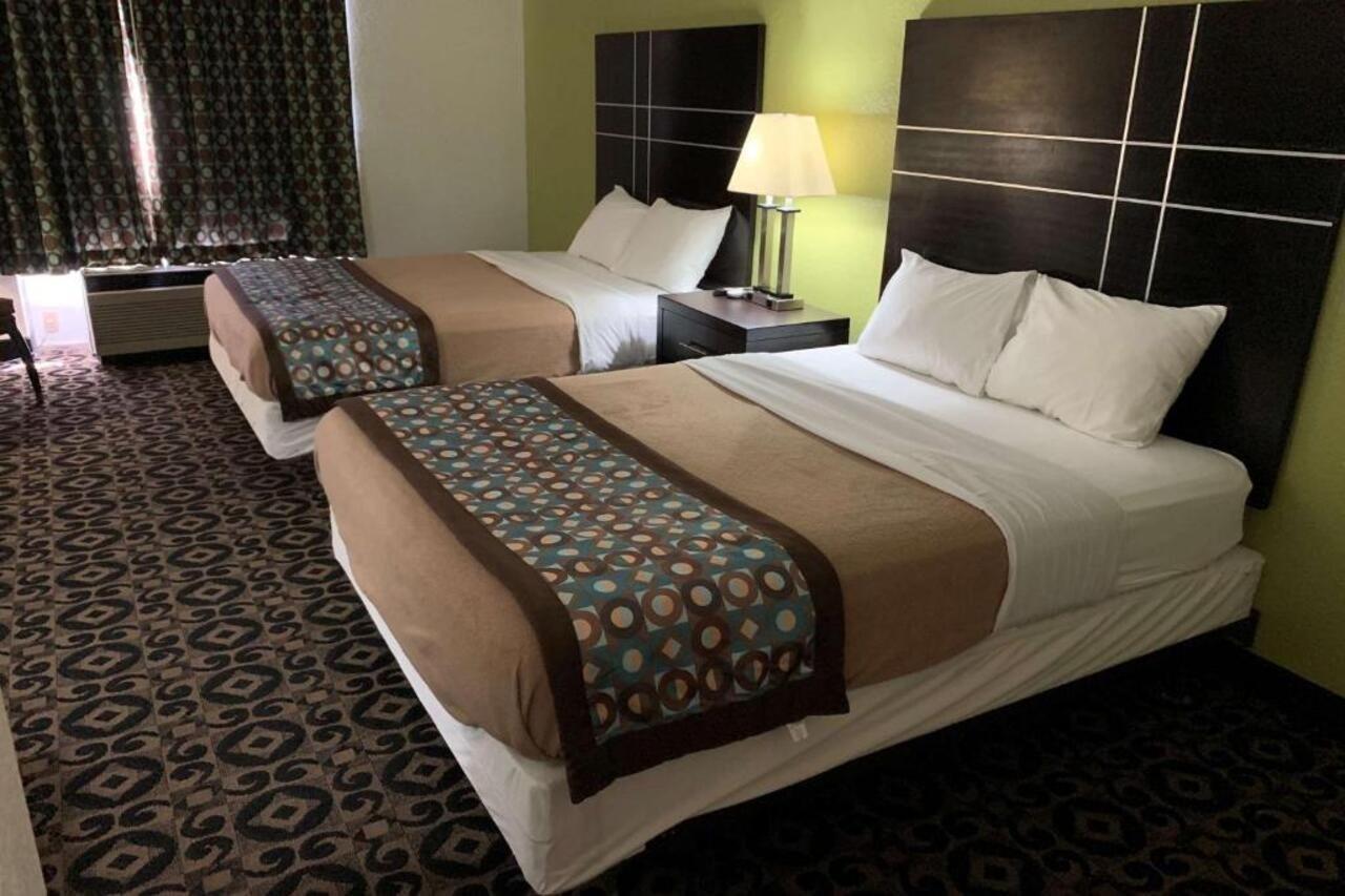 Travelodge By Wyndham Torrington Eksteriør billede
