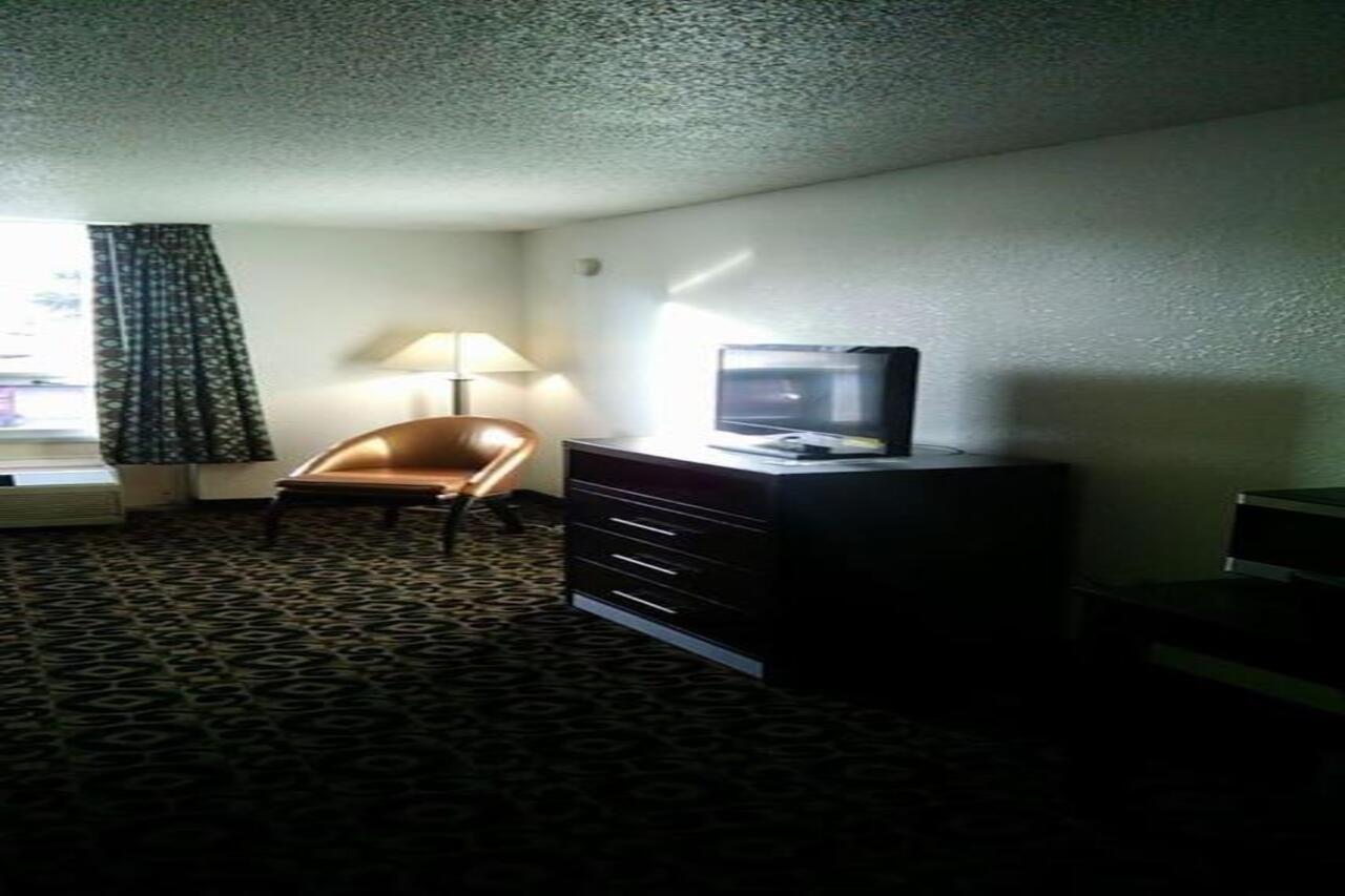 Travelodge By Wyndham Torrington Eksteriør billede